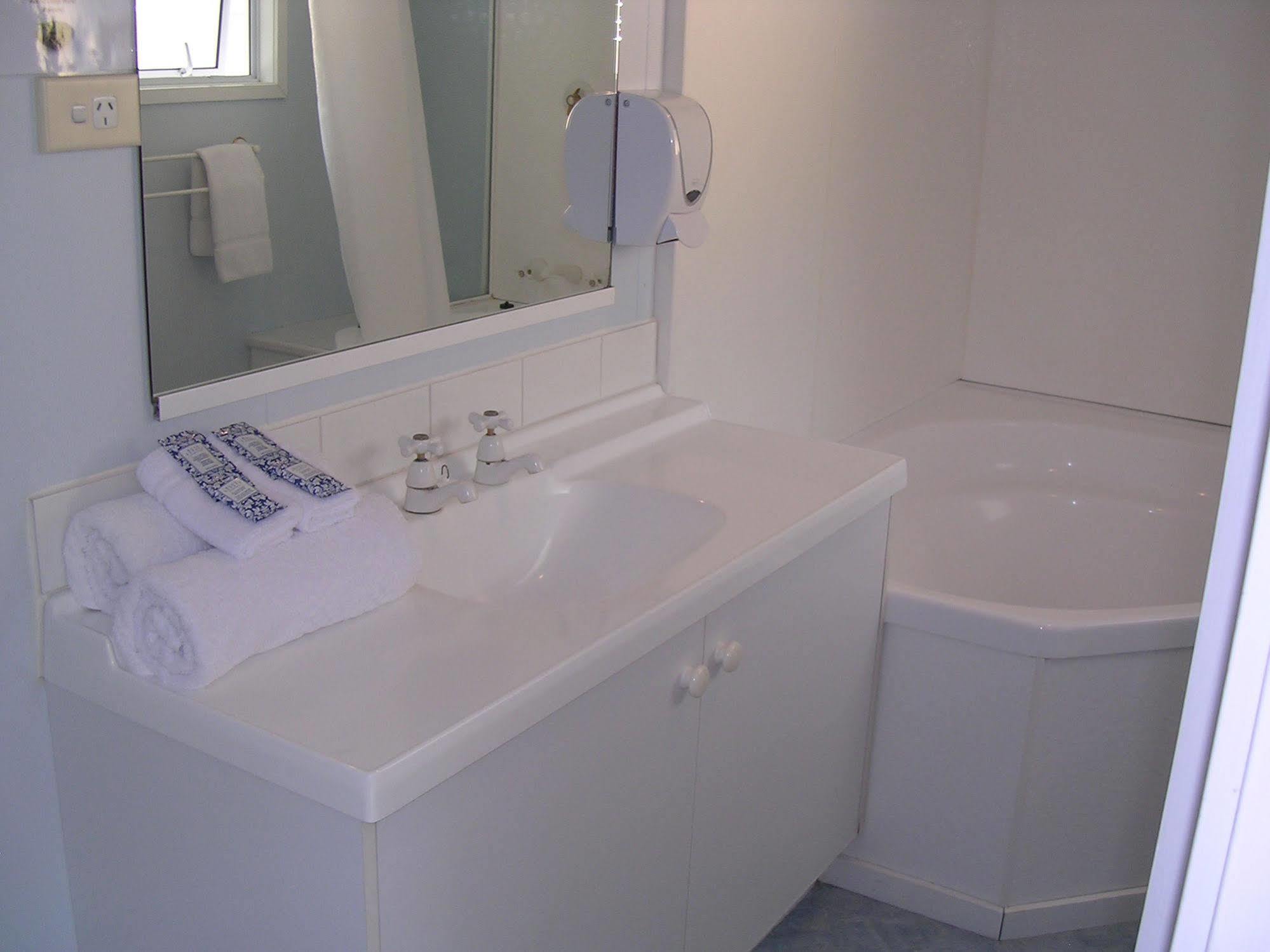 Acacia Lodge Motel Mangonui Buitenkant foto
